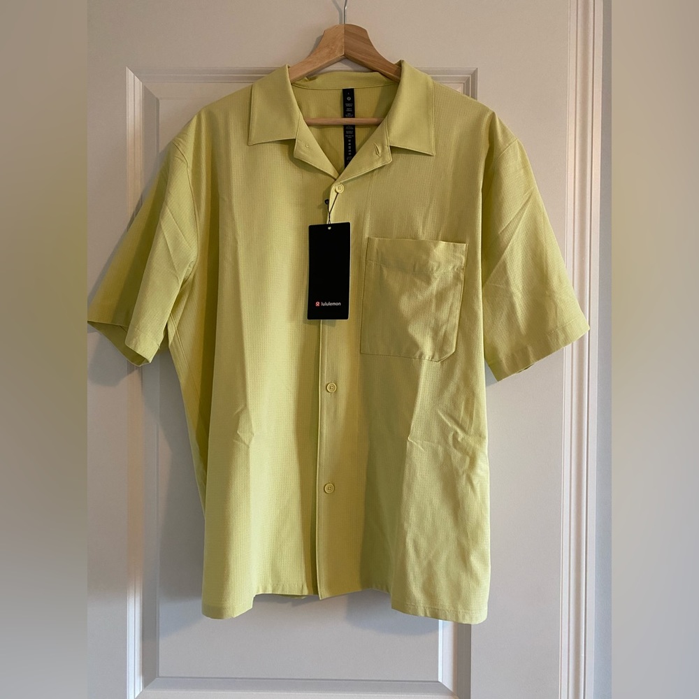 Mens Lululemon Airing Easy Camp Collar Shirt Button Down FIYE FInch Yellow L